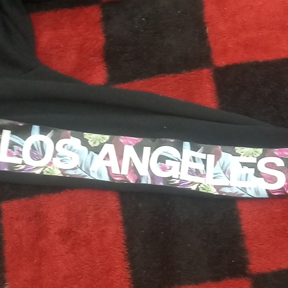 Young & Reckless (Boys Large) - Picture 5 of 5